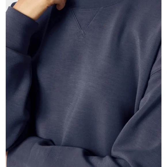 SPANX Air Essentials Dark Storm Blue Crewneck Sweatshirt sz M - Picture 3 of 7